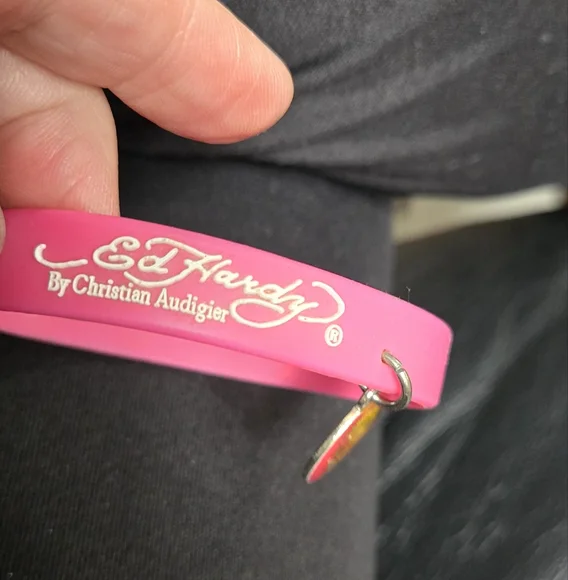Ed Hardy Pink Bracelet with Charm - Picture 3 of 4